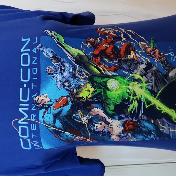 ComfortSoft Comic Con International Shirt - Picture 2 of 5